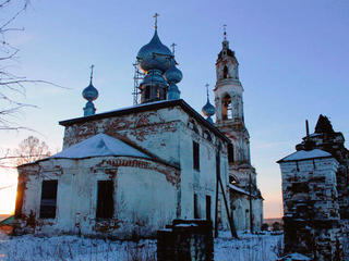 Заброшенная церковь в Порзднях