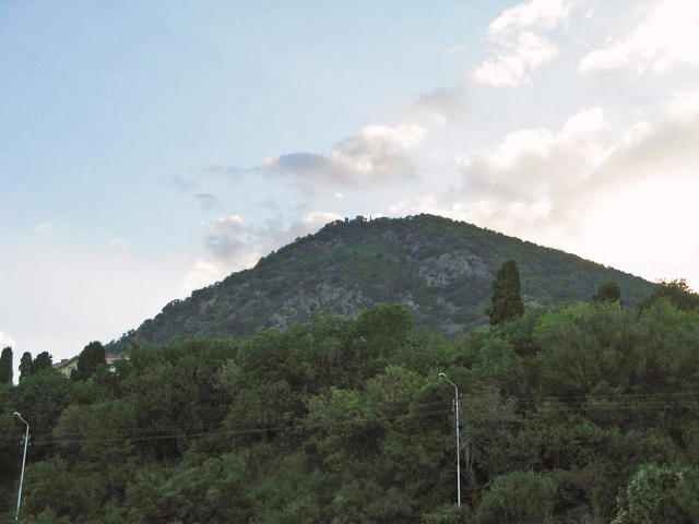 Гора Кастель