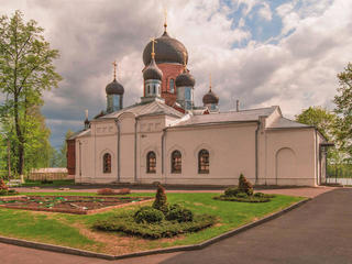 Свято-Введенский островной монастырь