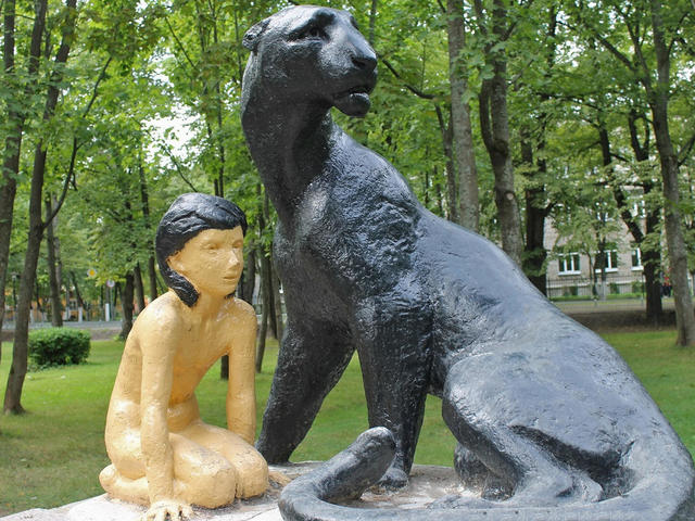 Памятник Маугли в Приозерске