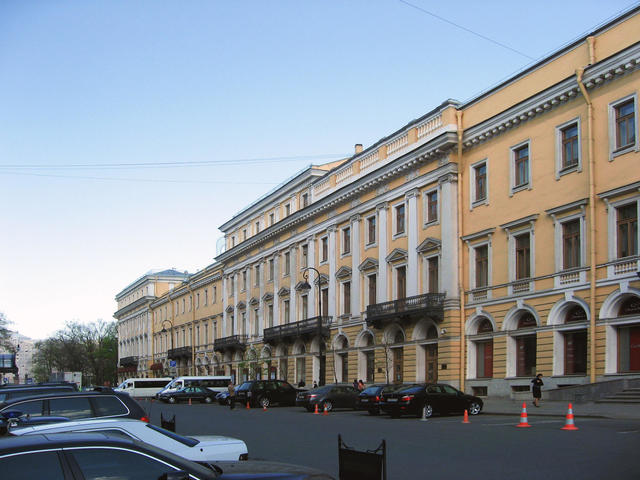Концертный зал областной филармонии в Санкт-Петербурге