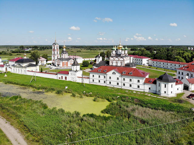 Троице-Сергиев Варницкий монастырь в Ростове
