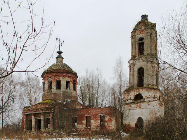 Заброшенная церковь в Коршево