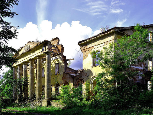 Руины усадьбы Альбрехтов