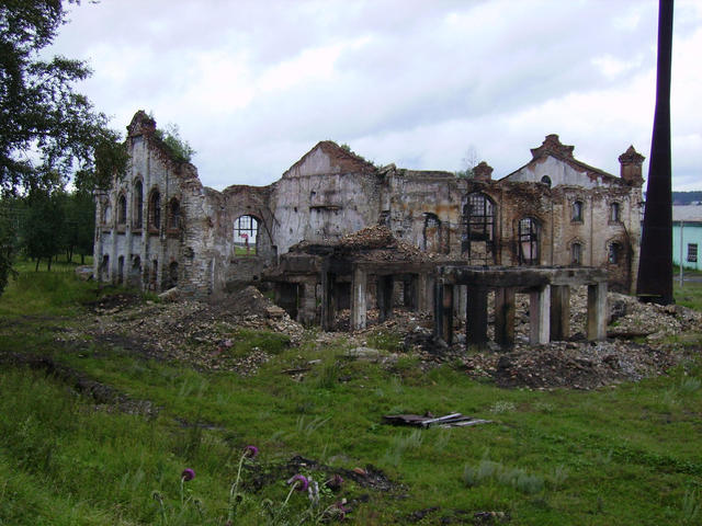«Колесо» и руины Тирлянского завода